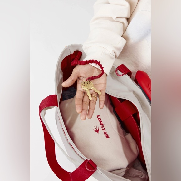 BEIS x Lonely Ghost Travel Tote in Ghost White
SOLD OUT & will be shipped ASAP - Picture 7 of 13